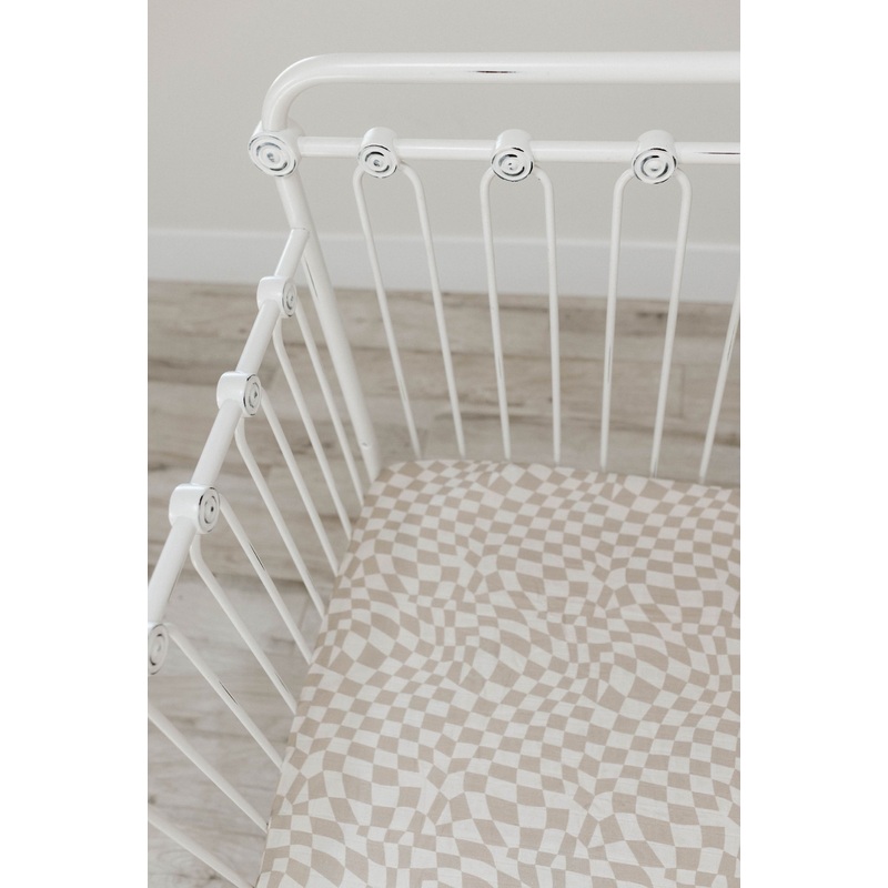 Muslin Crib Sheet | Wavy Checker