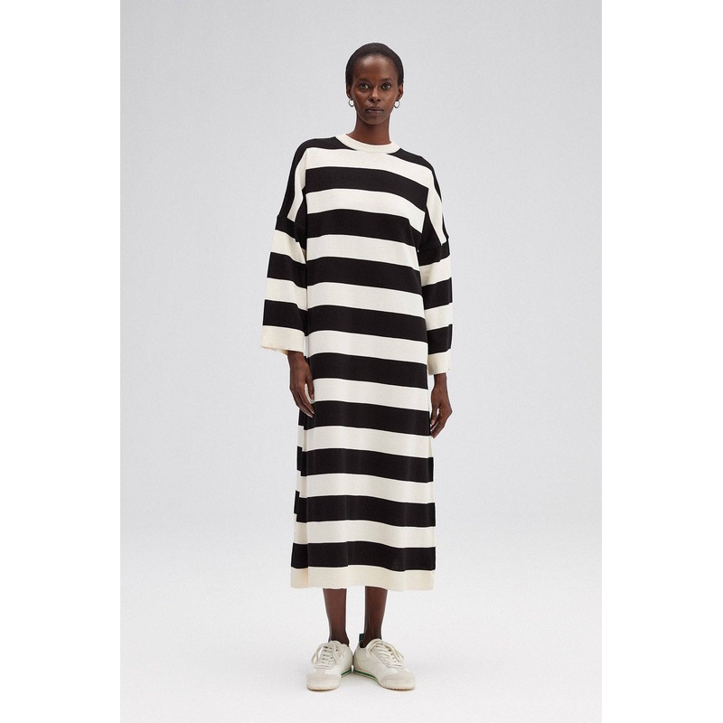STRIPED OVERSIZE KNIT DRESS|SMALL|MEDIUM|LARGE