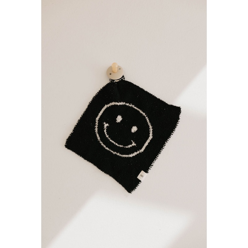 Lovey | Black & White Just Smile