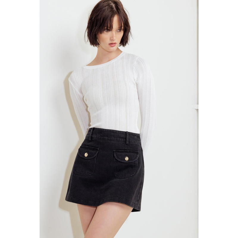 TAILORED FLOW BLACK WOVEN SKORT