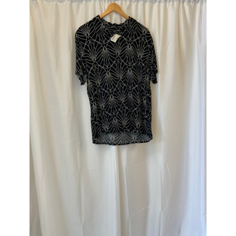 Used Express Mens Short Sleeve Top L/16-16.5